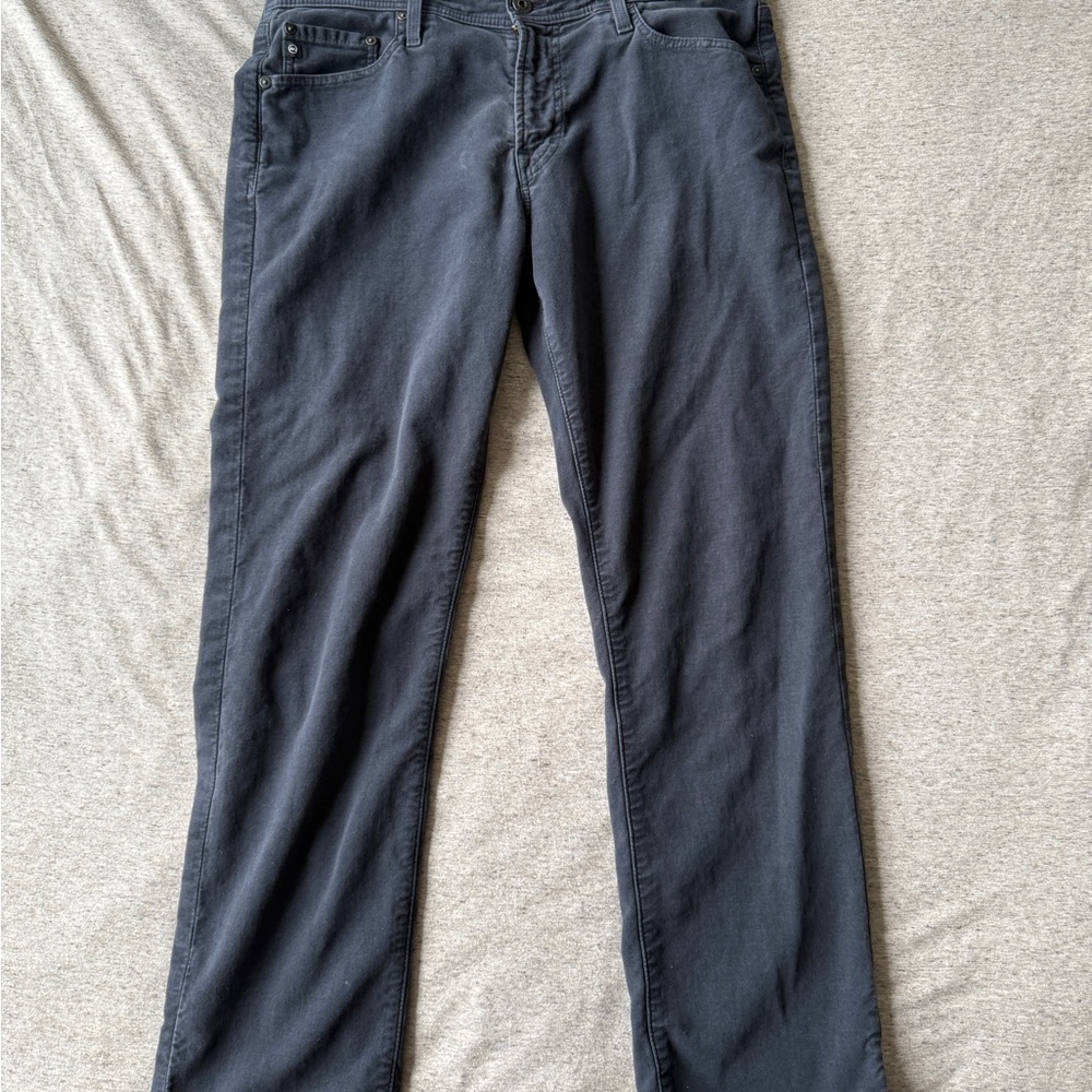 AG Black Relaxed Jeans with Classic Style